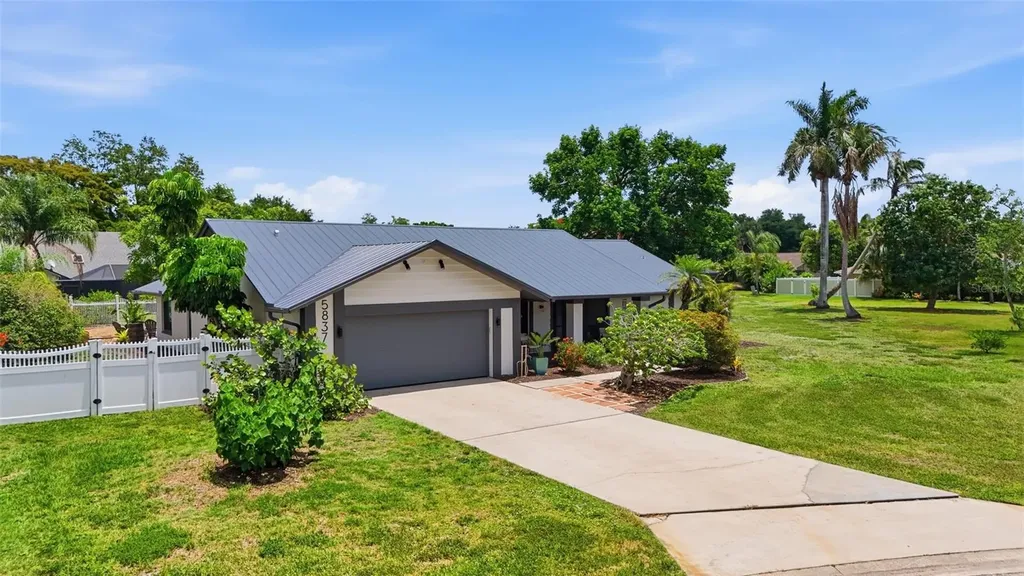5837 Tallowood Circle Fort Myers FL 33919