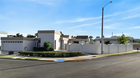 248 Calle Trinitaria, Ciudad Jardín Carolina PR 00987