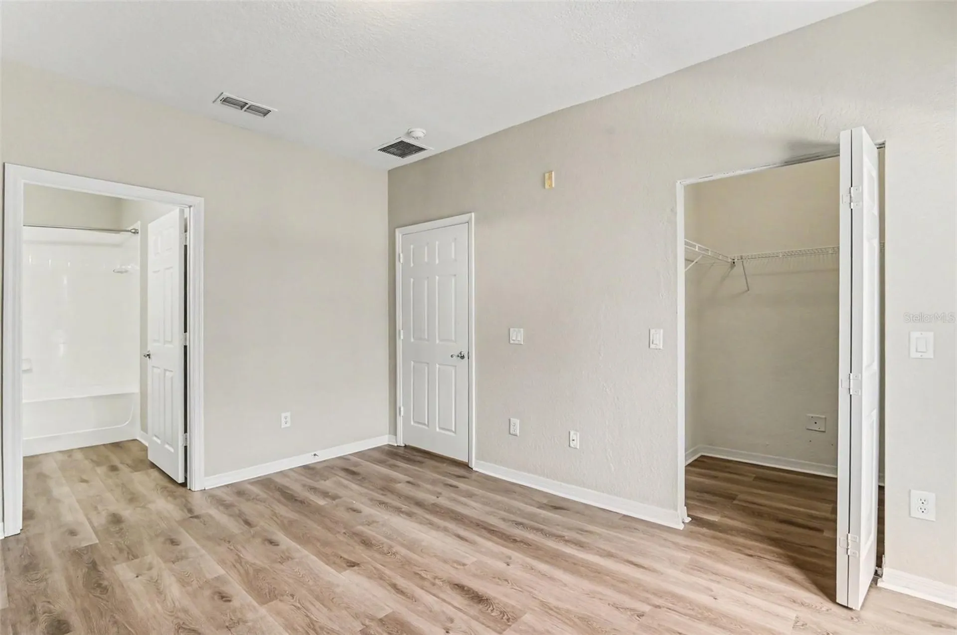 2586 Grand Central Parkway Orlando FL 32839