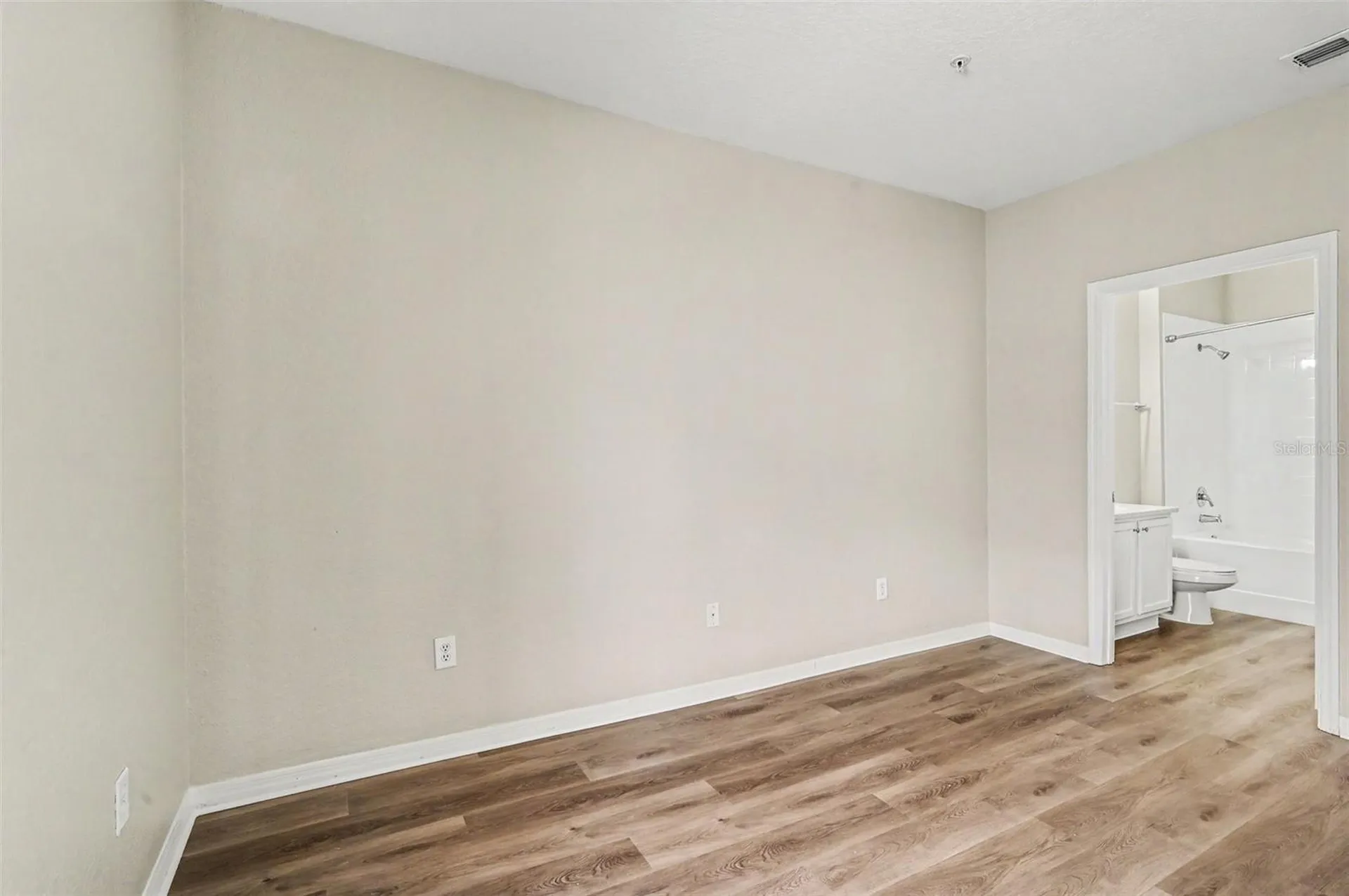 2586 Grand Central Parkway Orlando FL 32839