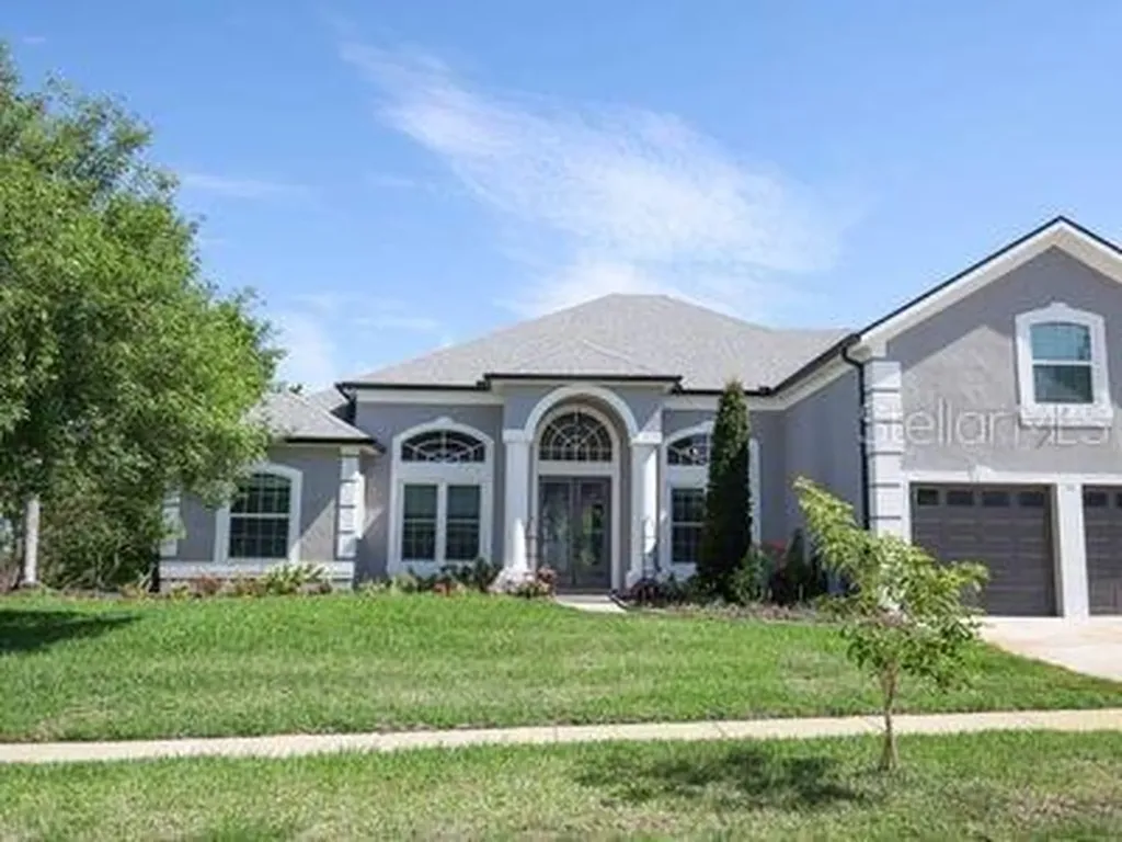 16 Oakland Pointe Circle Oakland FL 34760
