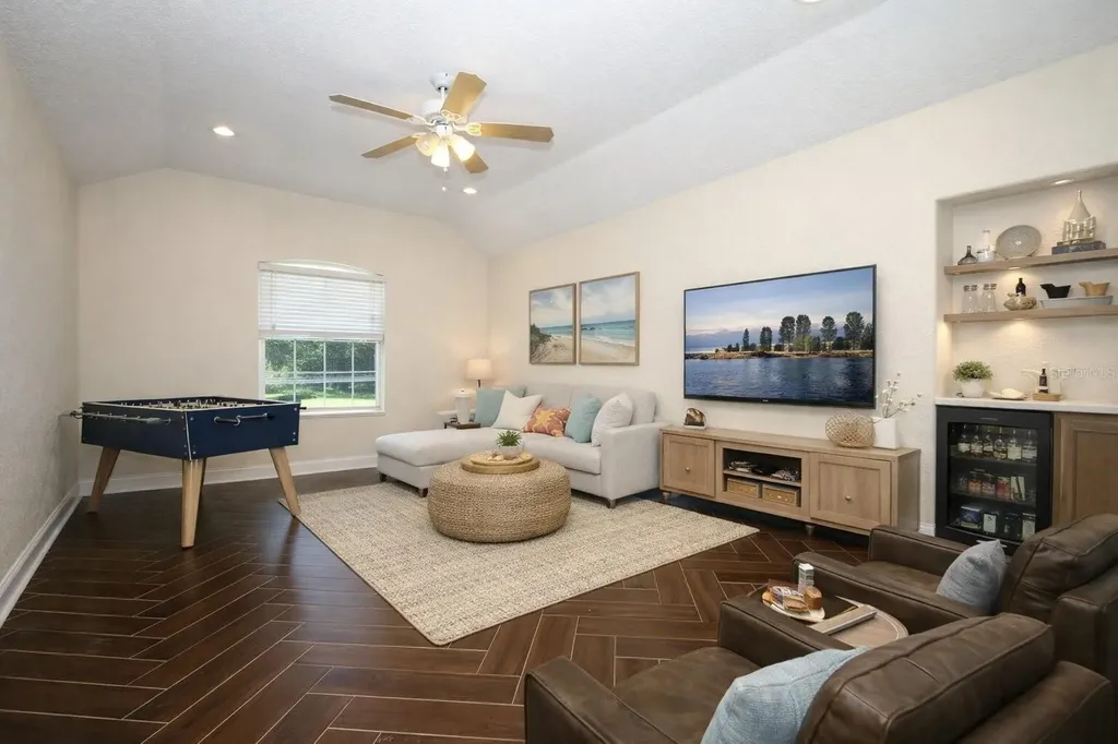16 Oakland Pointe Circle Oakland FL 34760