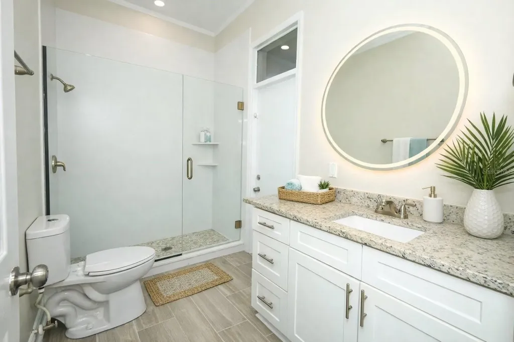 16 Oakland Pointe Circle Oakland FL 34760