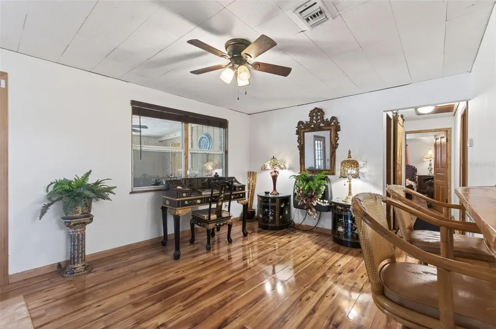 505 N State Road 21 Hawthorne FL 32640