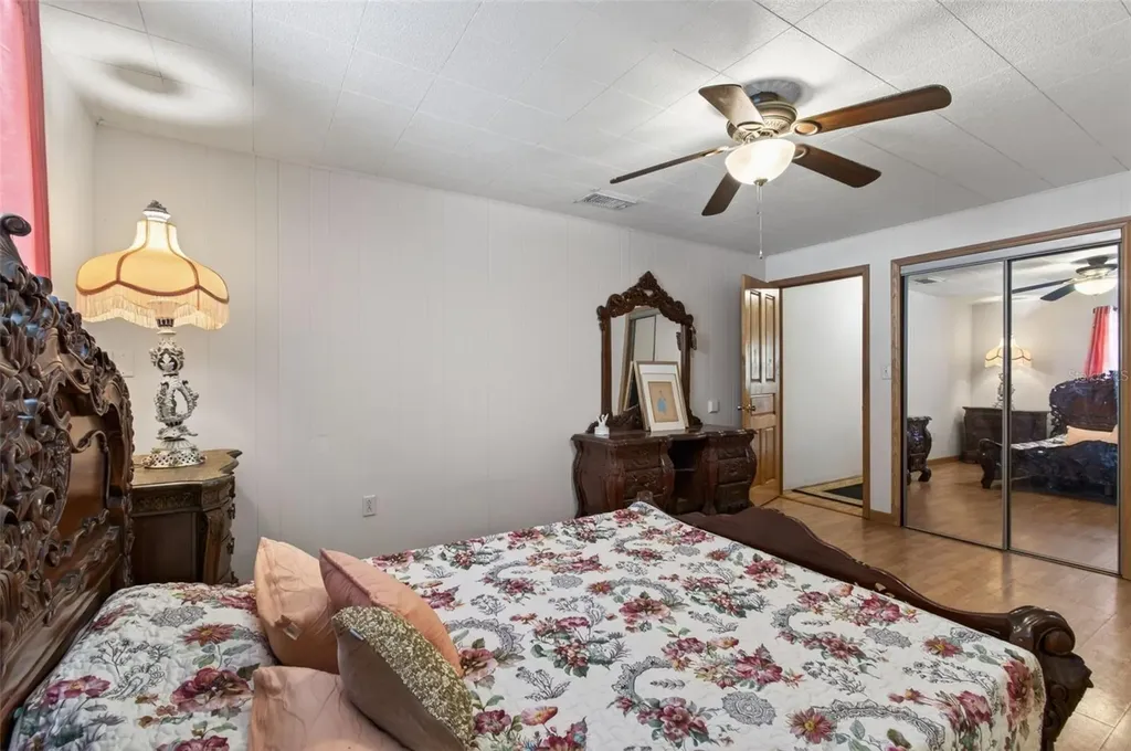 505 N State Road 21 Hawthorne FL 32640
