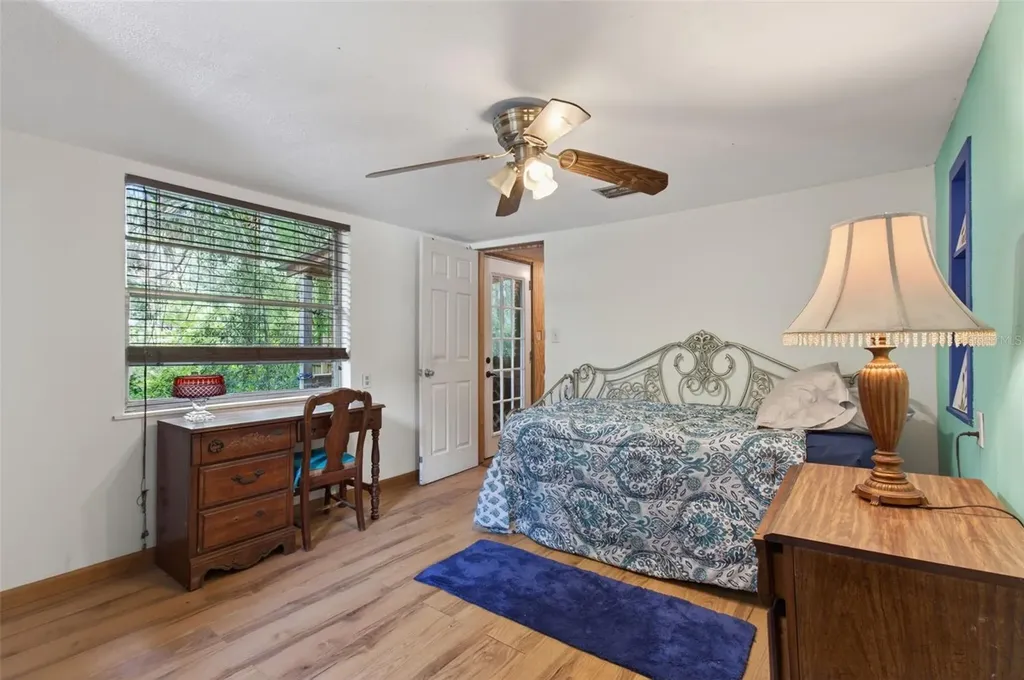 505 N State Road 21 Hawthorne FL 32640