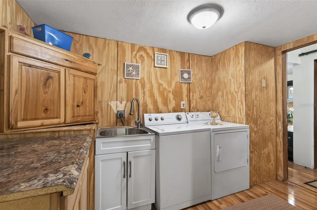 505 N State Road 21 Hawthorne FL 32640