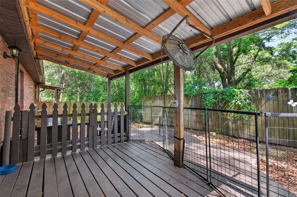 505 N State Road 21 Hawthorne FL 32640