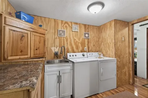 505 N State Road 21 Hawthorne FL 32640