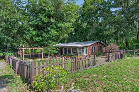505 N State Road 21 Hawthorne FL 32640