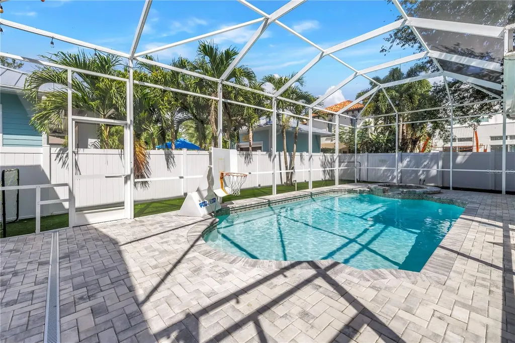 2716 W Thornton Avenue Tampa FL 33611