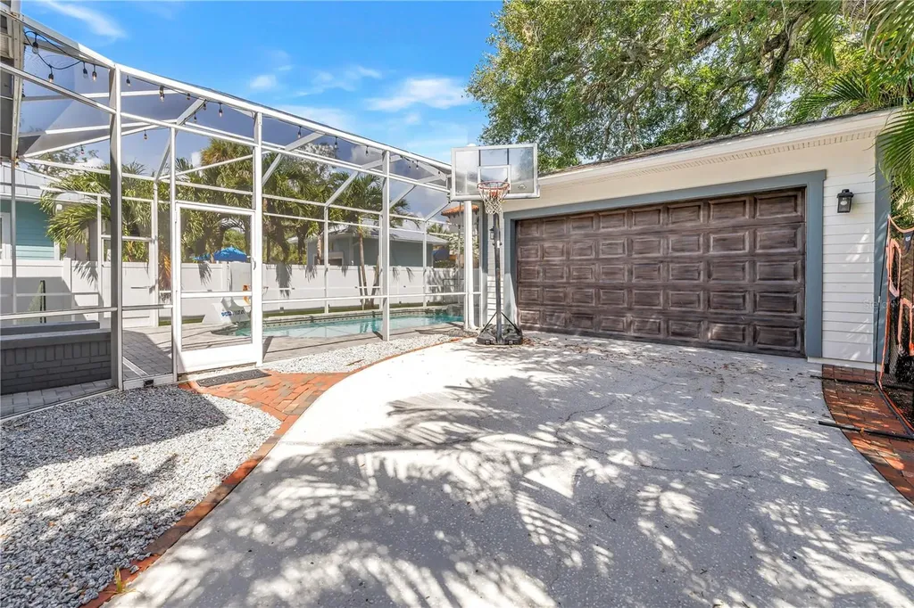 2716 W Thornton Avenue Tampa FL 33611