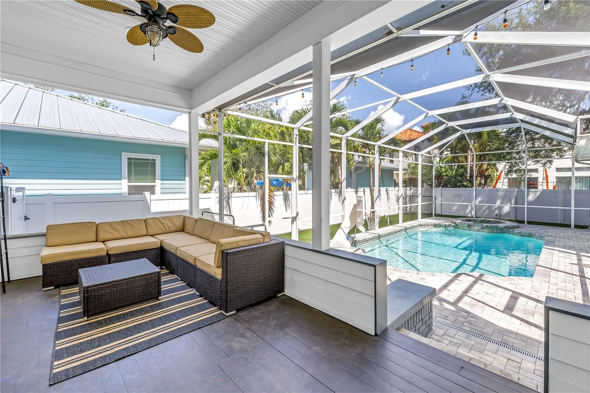 2716 W Thornton Avenue Tampa FL 33611