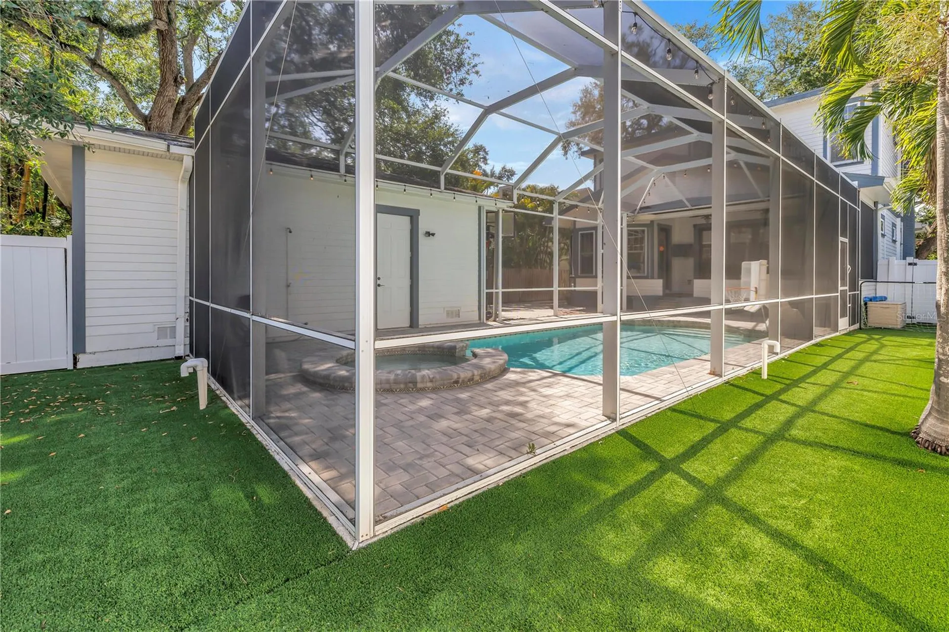 2716 W Thornton Avenue Tampa FL 33611