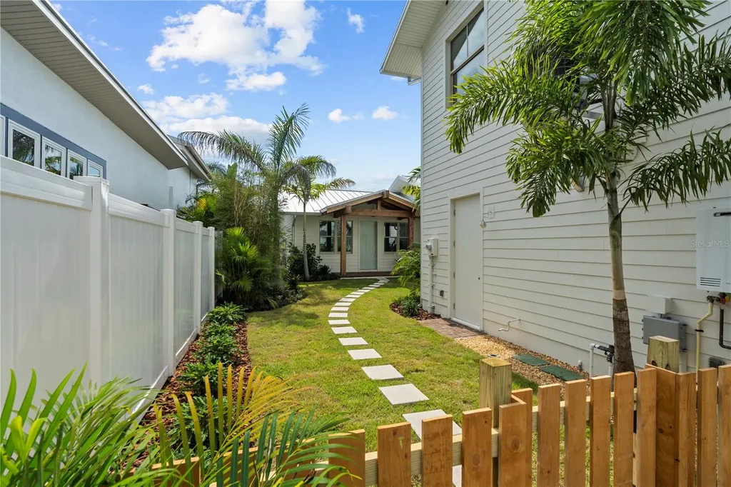 1623 31st Avenue N St Petersburg FL 33713