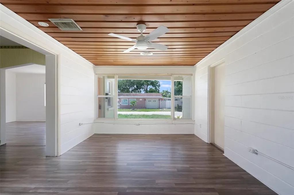 441 57th Street N St Petersburg FL 33710