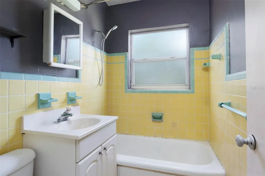 441 57th Street N St Petersburg FL 33710