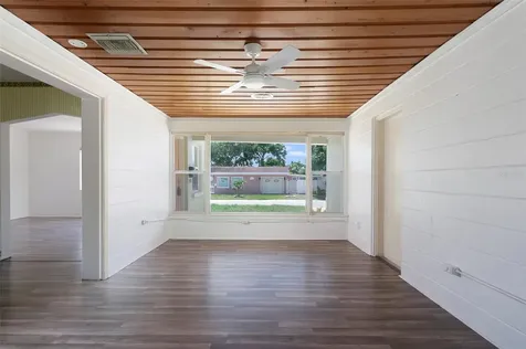 441 57th Street N St Petersburg FL 33710