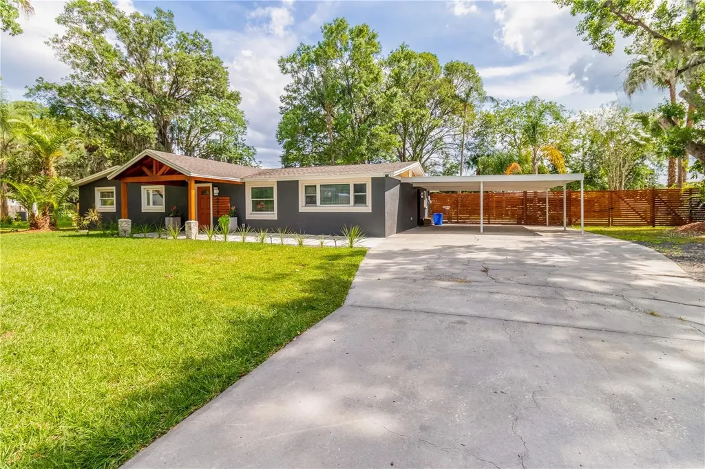 219 S Webb Road Plant City FL 33566