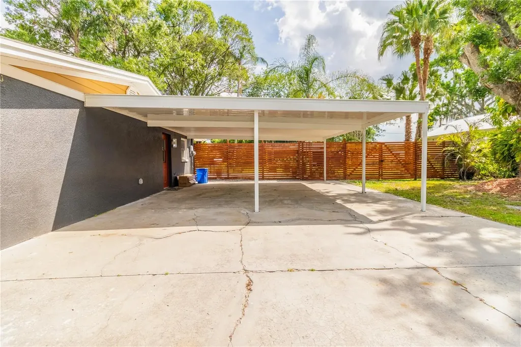 219 S Webb Road Plant City FL 33566