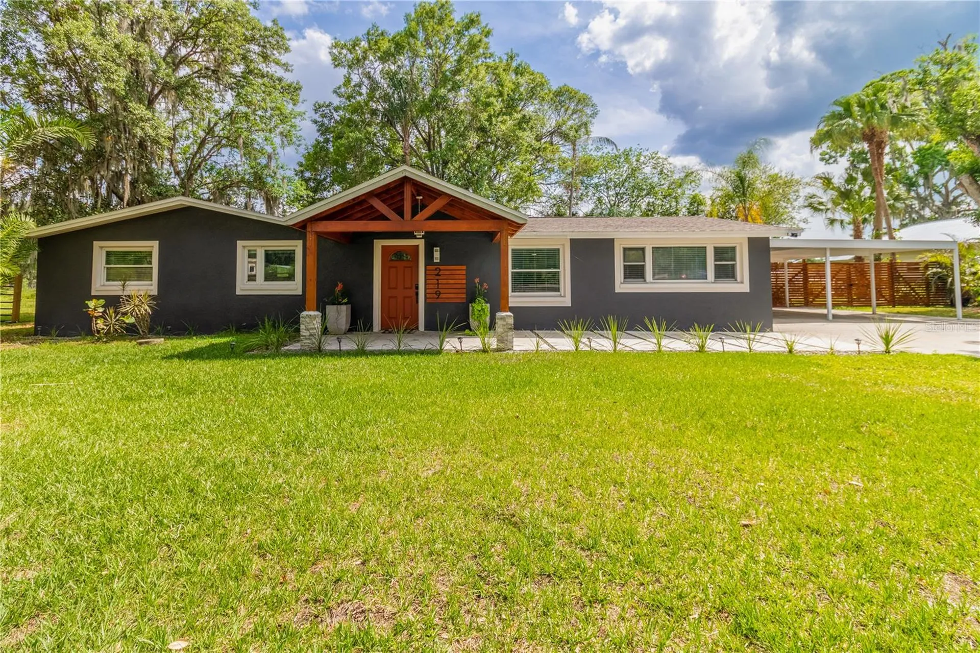 219 S Webb Road Plant City FL 33566