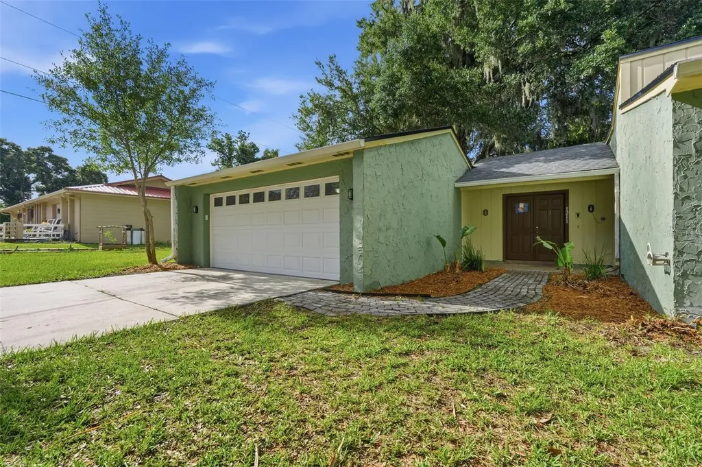 1211 Fairfax S Lakeland FL 33813