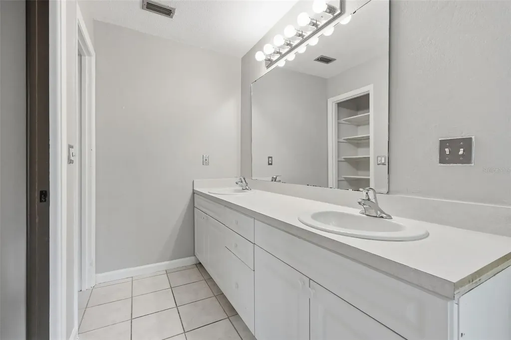 1211 Fairfax S Lakeland FL 33813