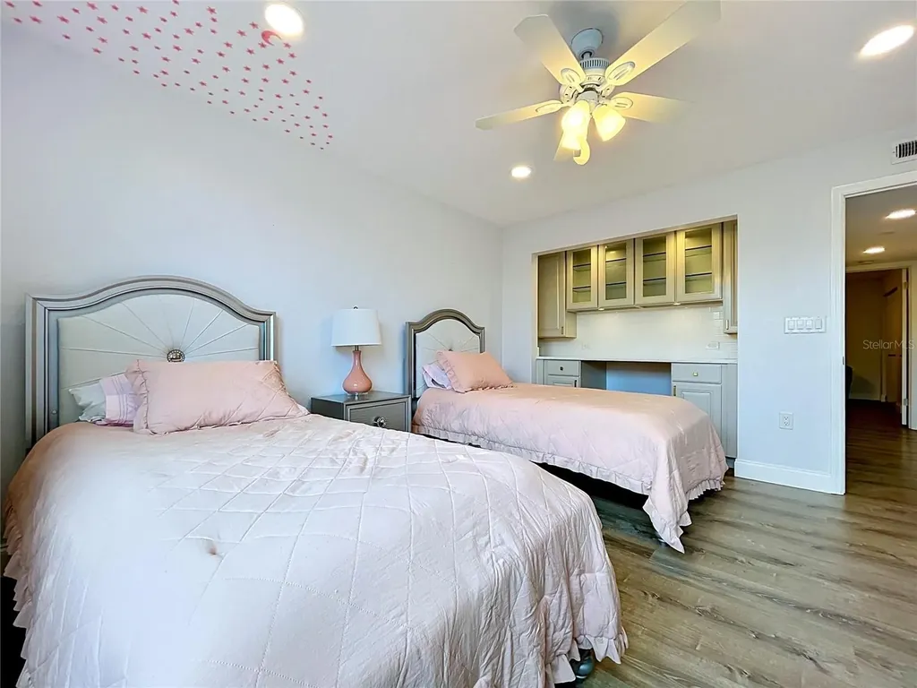 4651 1st Street NE St Petersburg FL 33703