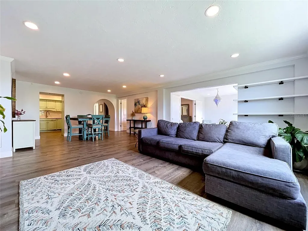 4651 1st Street NE St Petersburg FL 33703