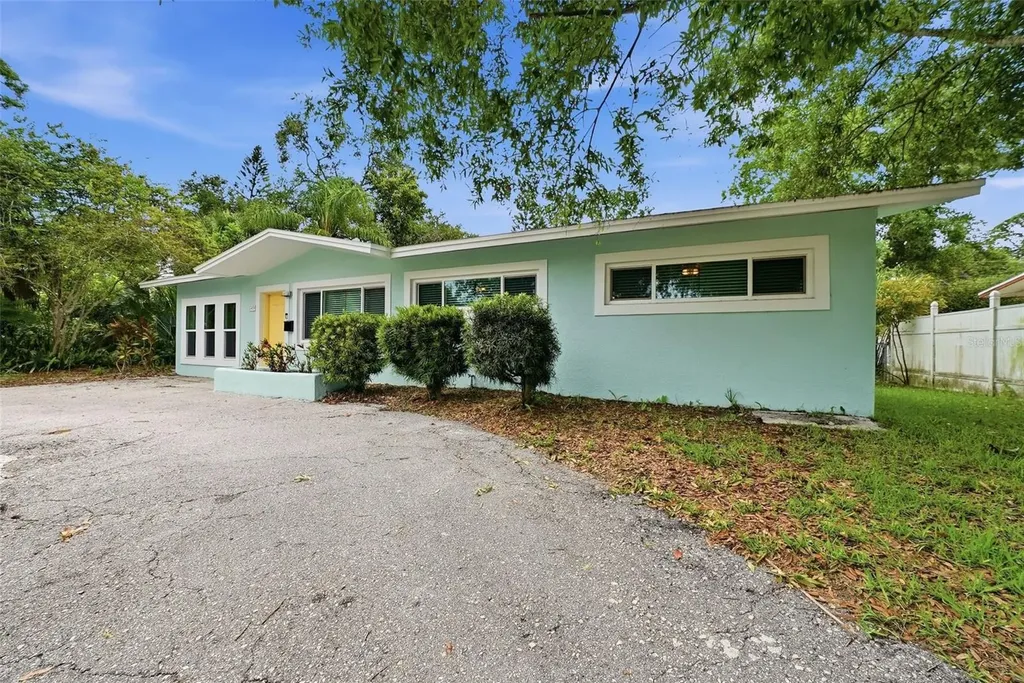 2489 58th Street N St Petersburg FL 33710