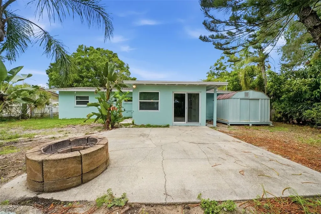 2489 58th Street N St Petersburg FL 33710