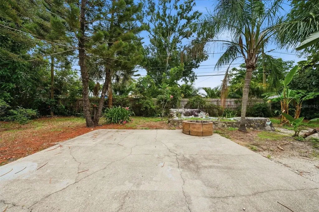 2489 58th Street N St Petersburg FL 33710