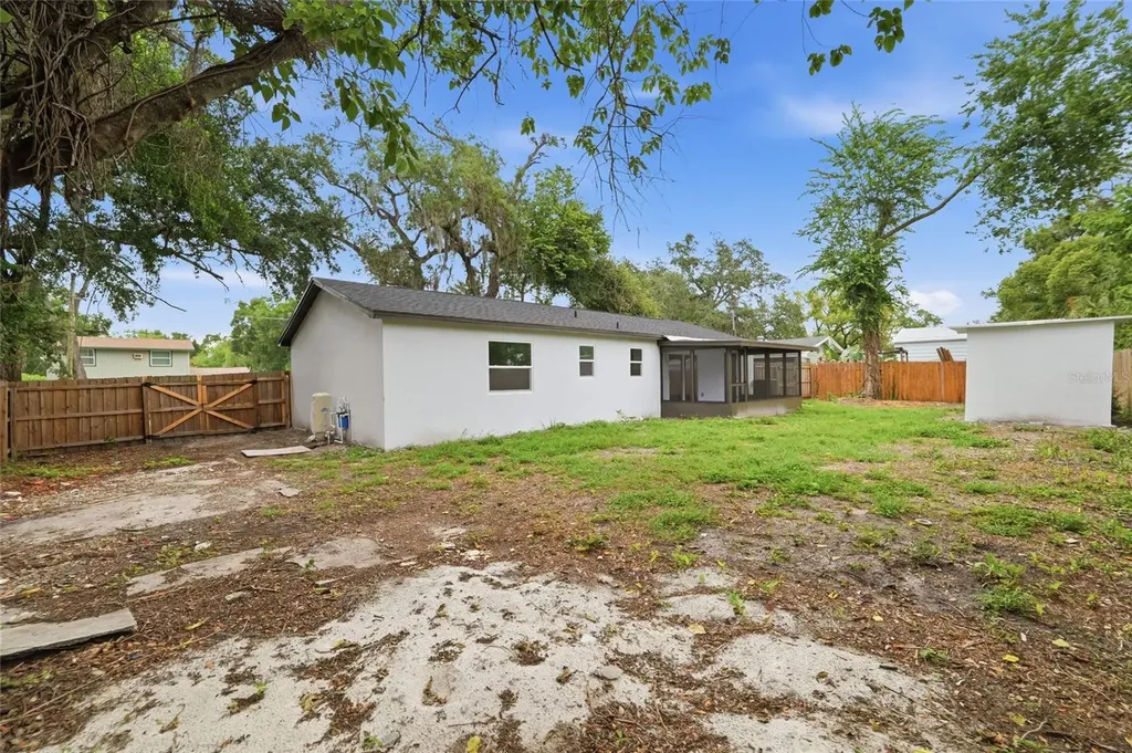 705 E 126th Avenue Tampa FL 33612