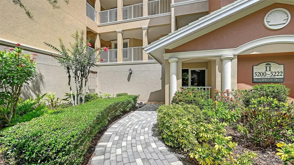5222 Manorwood Drive Sarasota FL 34235
