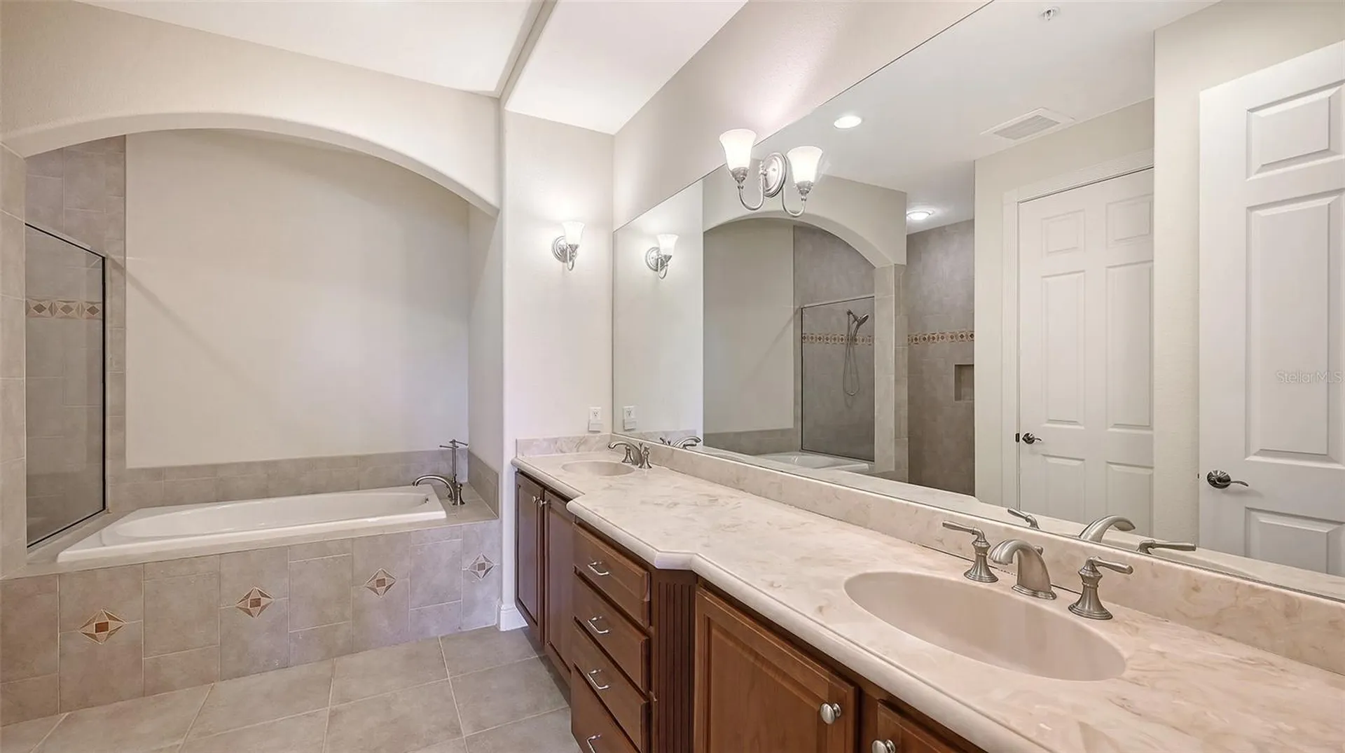 5222 Manorwood Drive Sarasota FL 34235