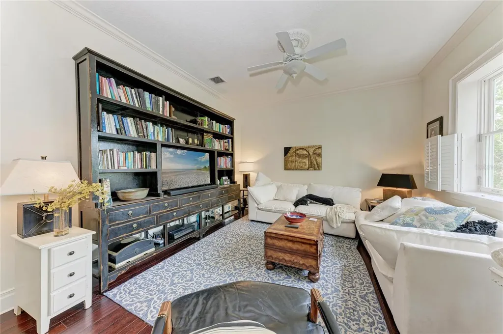 793 Jungle Queen Way Longboat Key FL 34228
