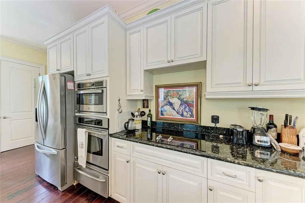 793 Jungle Queen Way Longboat Key FL 34228