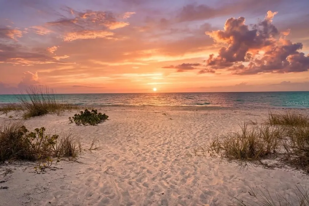 793 Jungle Queen Way Longboat Key FL 34228