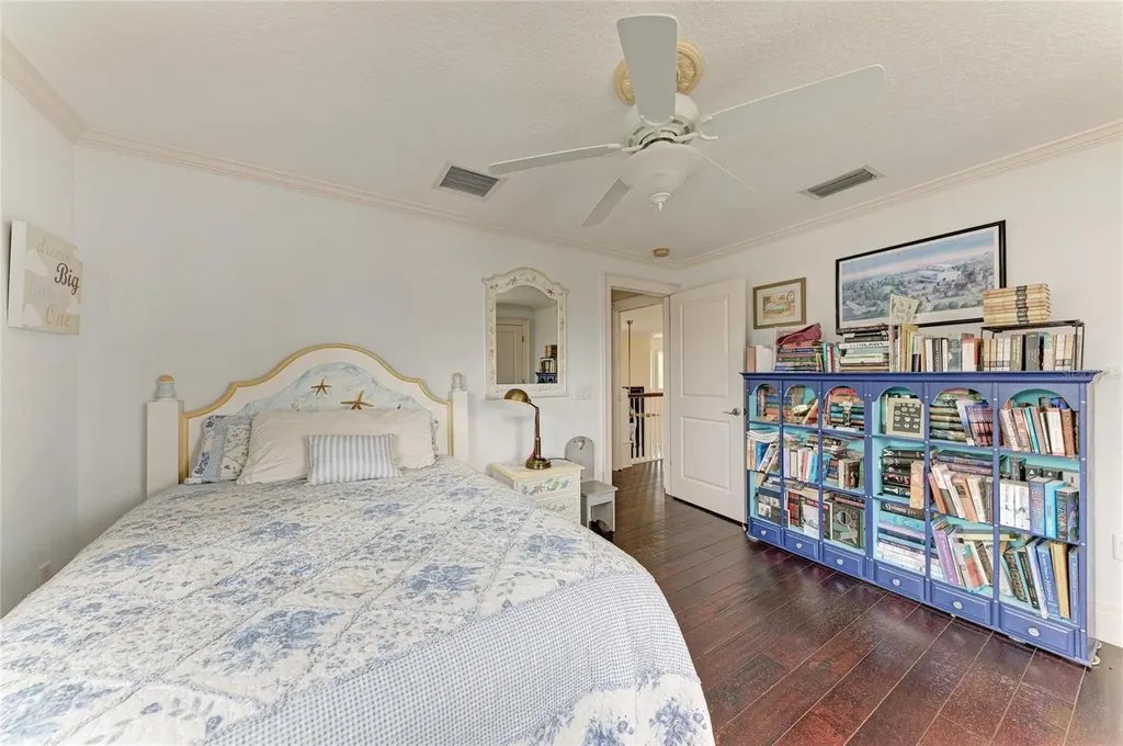 793 Jungle Queen Way Longboat Key FL 34228