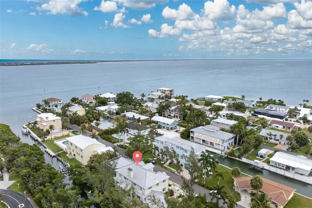 793 Jungle Queen Way Longboat Key FL 34228