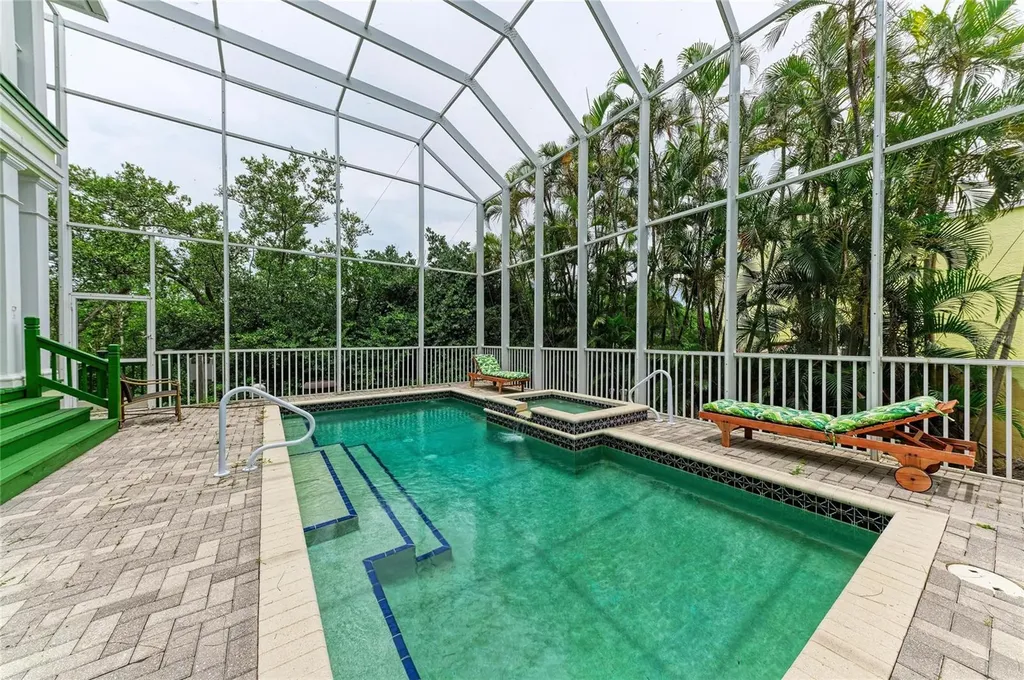 793 Jungle Queen Way Longboat Key FL 34228