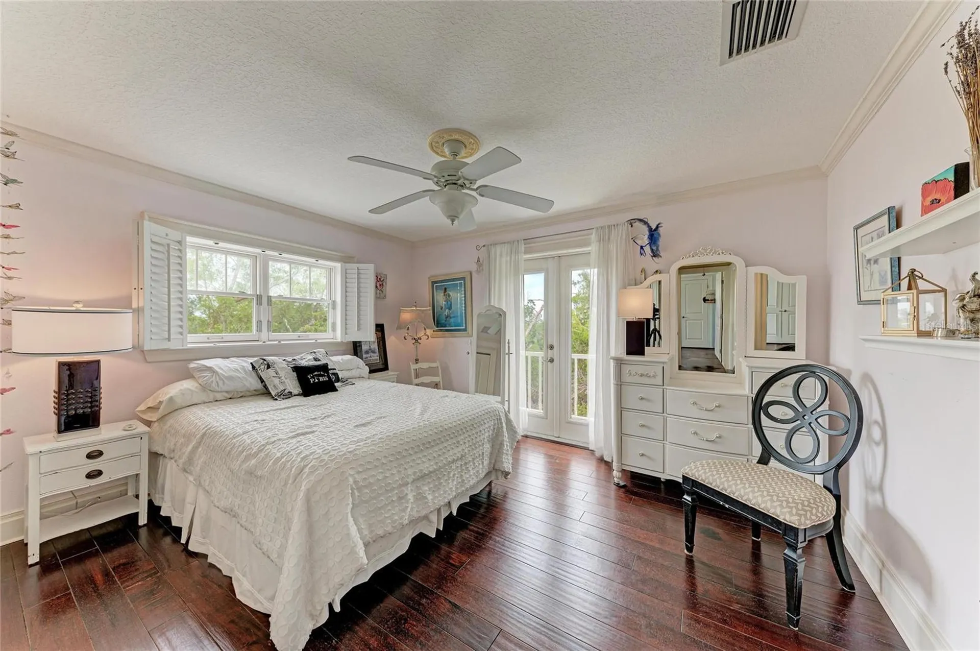 793 Jungle Queen Way Longboat Key FL 34228