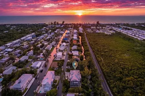 793 Jungle Queen Way Longboat Key FL 34228