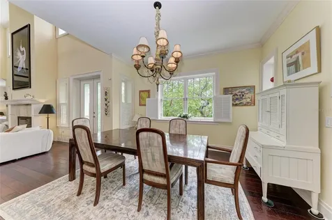 793 Jungle Queen Way Longboat Key FL 34228