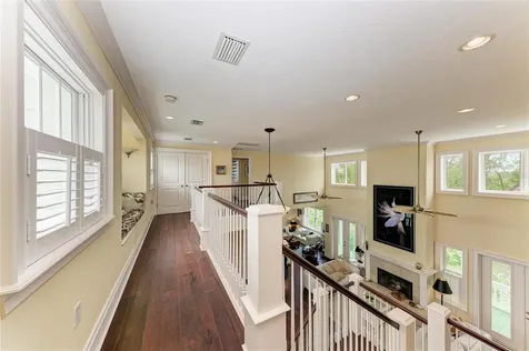 793 Jungle Queen Way Longboat Key FL 34228