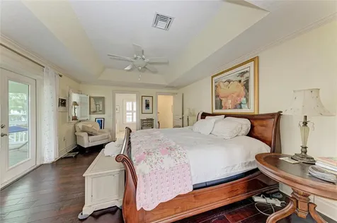793 Jungle Queen Way Longboat Key FL 34228