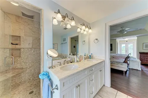 793 Jungle Queen Way Longboat Key FL 34228