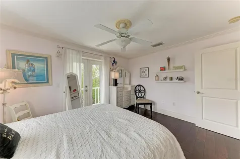 793 Jungle Queen Way Longboat Key FL 34228