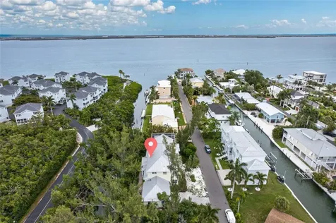 793 Jungle Queen Way Longboat Key FL 34228