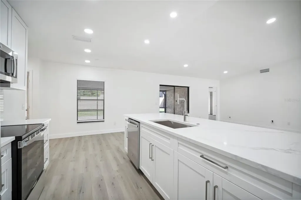 1218 Lornewood Drive Valrico FL 33596